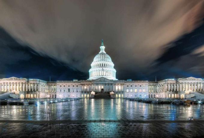 Zgradba prestolnice Washington DC ponoči zajeta