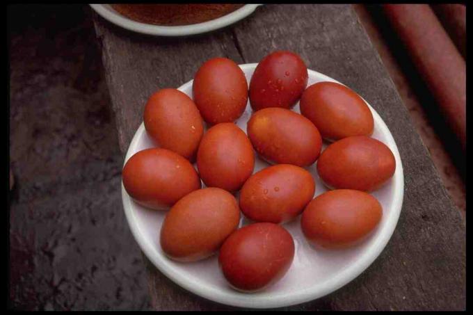 Rdeča velikonočna jajca