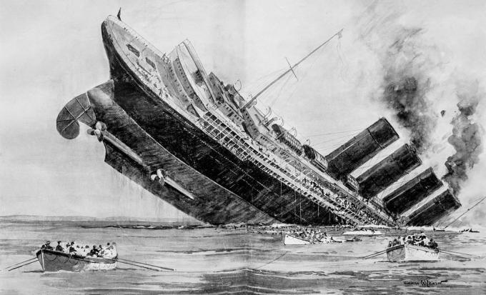 RMS Lusitania potone, krma v zraku.