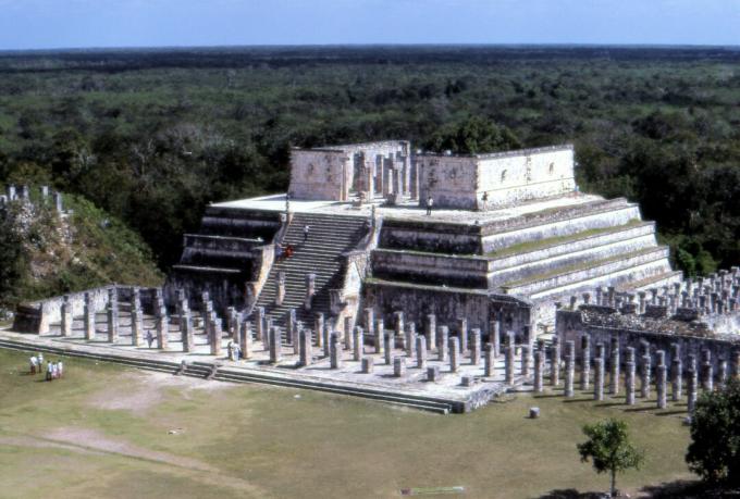 Tempelj bojevnikov v Chichén Itzá