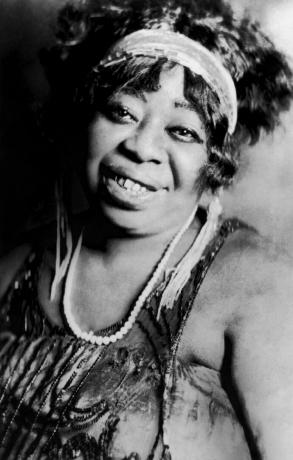 Ma Rainey okoli leta 1923.