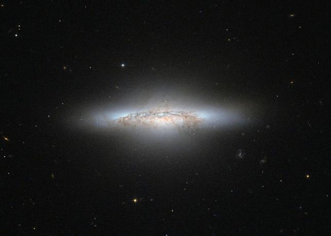 lentikularna galaksija