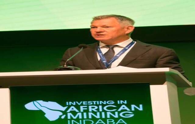 Mike Fraser, generalni direktor Južne 32, govori prvi dan rudarske Indabe v Cape Townu