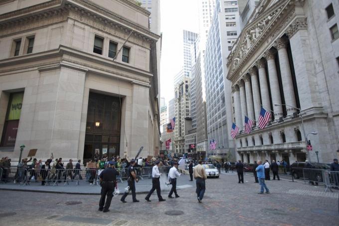 Zgodovinsko križišče Broad Street in Wall Street v New Yorku