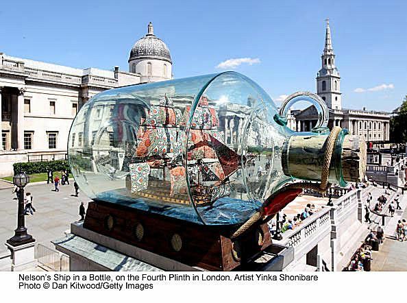 Nelsonova ladja v steklenici na četrtem podstavku na Trafalgarjevem trgu - Yinka Shonibar