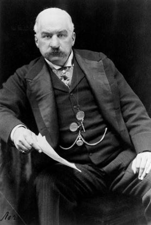 John Pierpont (J. P.) Morgan (1837–1913), ameriški finančnik. Bil je odgovoren za veliko industrijsko rast v ZDA, vključno z ustanovitvijo ameriške jeklarske korporacije in reorganizacijo glavnih železnic. V poznejših letih je zbiral umetnost in knjige ter veliko daroval muzejem in knjižnicam