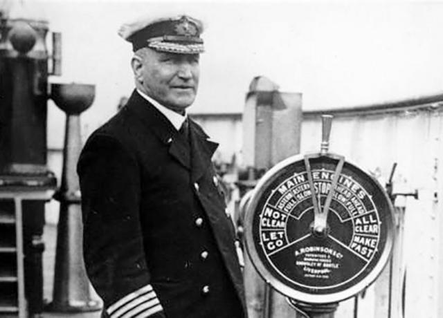 Portret Williama Thomasa Turnerja v uniformi Cunard.