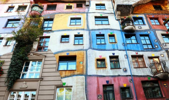 Hundertwasserhaus, Dunaj, avstrijska umetnika Friedensreich Hundertwasser in Joseph Krawina