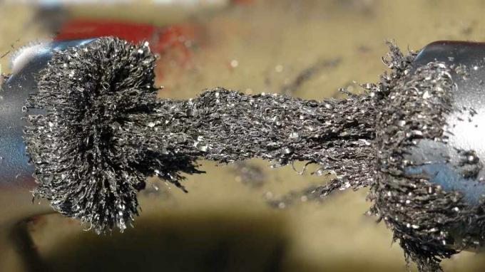 ferrimagnetni material