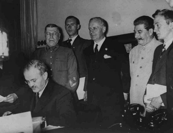 Pakt o nenapadanju, podpisan med Sovjetsko zvezo in nacistično Nemčijo